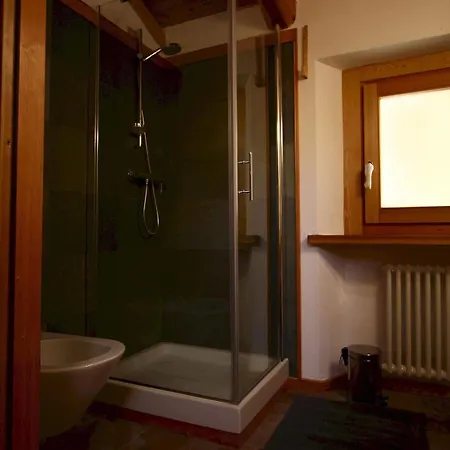 Maison Perriere - D'hotes & Jacuzzi B&B