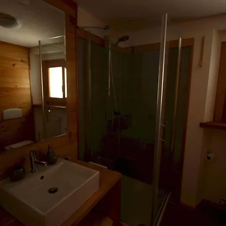 Maison Perriere - D'hotes & Jacuzzi فندق مبيت وإفطار Ferriere