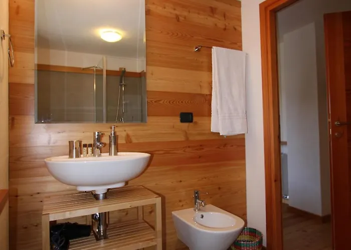 לינה וארוחת בוקר Maison Perriere - D'hotes & Jacuzzi