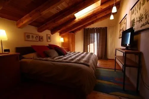 לינה וארוחת בוקר Maison Perriere - D'hotes & Jacuzzi 3*