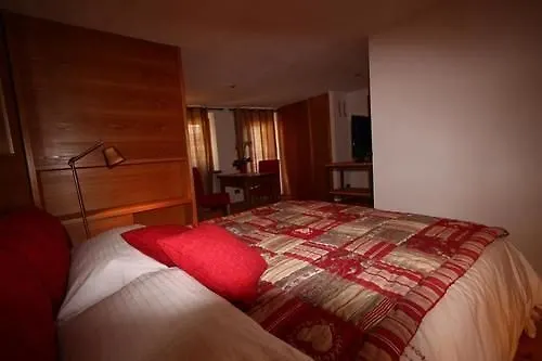 לינה וארוחת בוקר Maison Perriere - D'hotes & Jacuzzi 3*